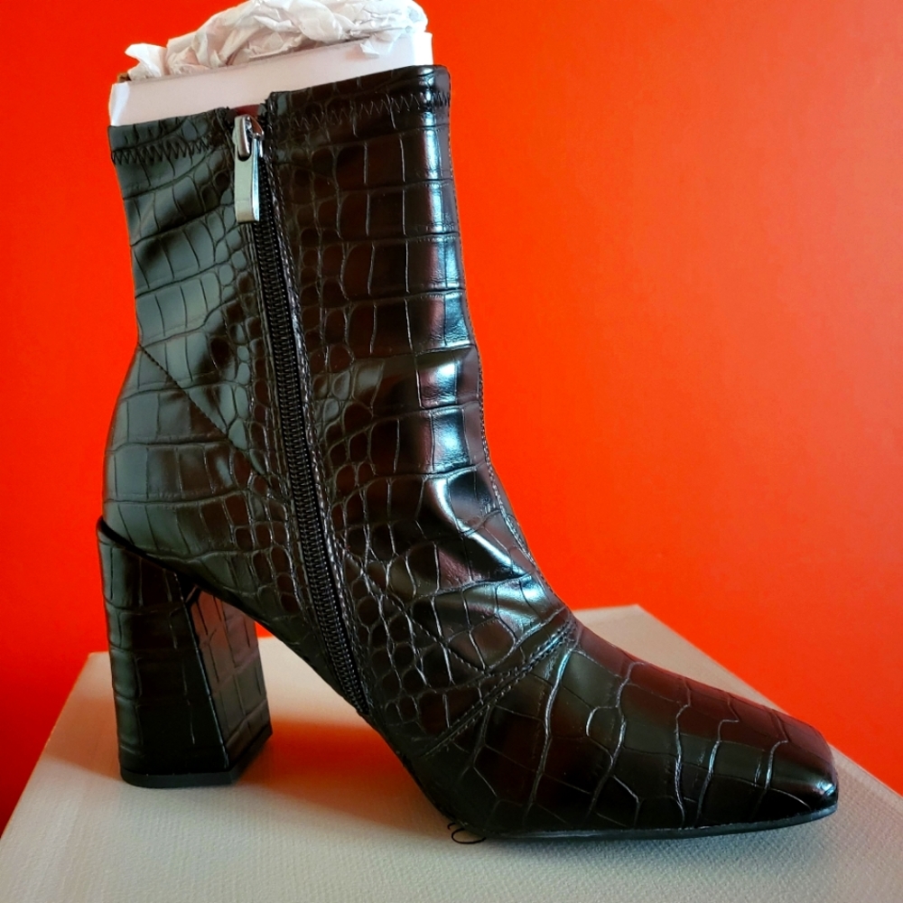 Women booties Brand New!